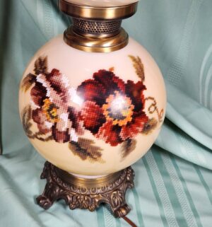 g298- Victorian-era Gone with the Wind parlor lamp. Damaged - Image 3