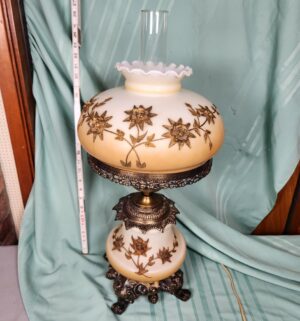 g301- Hollywood Regency Gone with the Wind Lamp