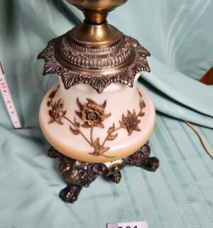 g301- Hollywood Regency Gone with the Wind Lamp - Image 3
