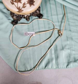 g301- Hollywood Regency Gone with the Wind Lamp - Image 4