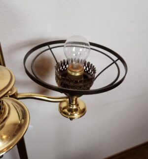 g306- brass double student floor lamp milk glass swirl shades. - Image 7