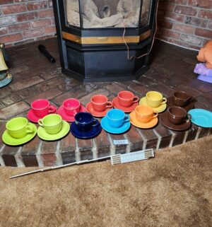 g307- vintage Homer Laughlin Fiesta Ware teacups and saucers - Image 1