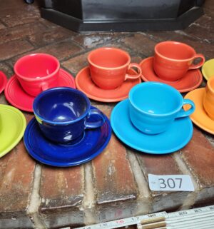 g307- vintage Homer Laughlin Fiesta Ware teacups and saucers - Image 3