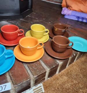 g307- vintage Homer Laughlin Fiesta Ware teacups and saucers - Image 4