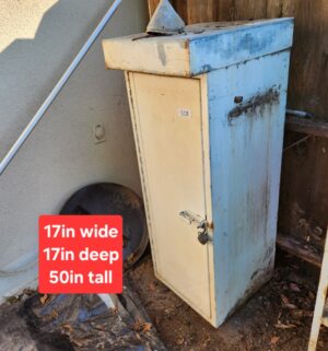 g318- metal dry storage locker