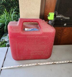g353- spill proof 5gal fuel can
