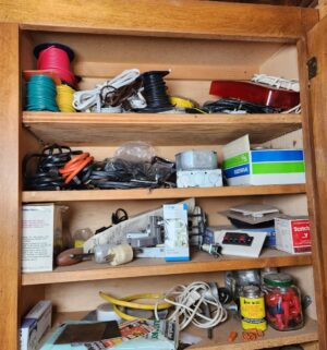 g381- contents of the top cabinets - Image 3