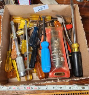 g387- tray of tools