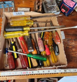 g388- tray of tools