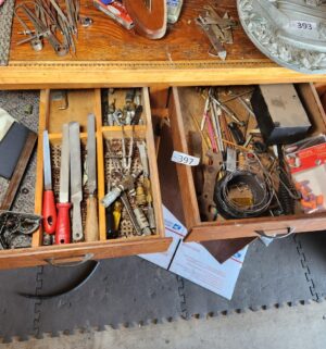 g397- contents of the drawers and bottom cabinets - Image 3
