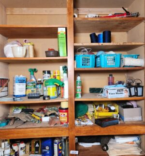g404- contents of 4 cabinets