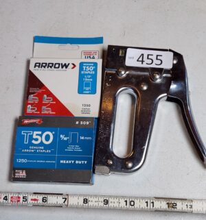 g455- staple gun w/ staples