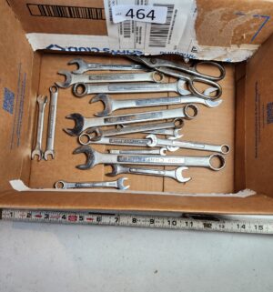 g464- box of wrenches