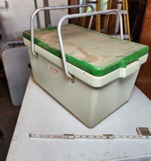 g497- 1970s Coleman two-tone green insulated cooler with aluminum handles. - Image 3