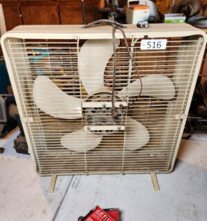 g516- vintage box fan