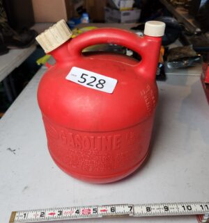 g528- sm 1 1/4 gal fuel can