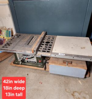 g557- Makita Table Saw Model 2708. No Legs. Tested/works