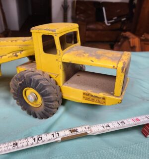 g563- vintage Nylint R.G. LeTourneau Inc. Tournahopper earth mover toy - Image 4