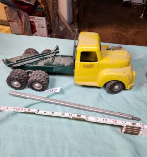 g567- 1940s All American Toy Company Timber Toter log truck and trailer - Image 4