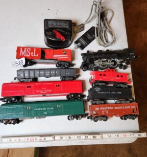 g568- American Flyer S-gauge model trains and a transformer, tracks