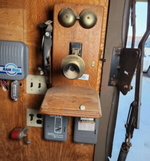 g586- antique kellogg phone