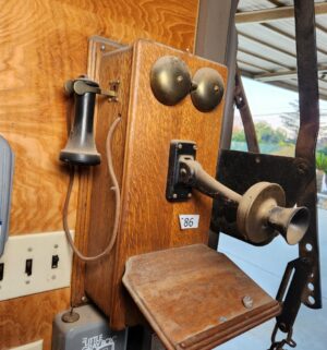 g586- antique kellogg phone - Image 4