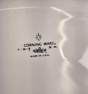 h32- Corning Ware Blue Cornflower 10 in covered dish - Image 3
