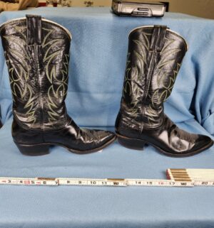 h36- Nocona Boot Size 8 - Image 2