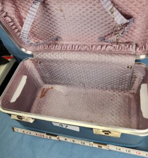 h47- Vintage Airway Travel Case w/ Key - Image 3