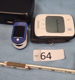 h64- Pulse oximeter, wrist blood pressure cuff. Both work - Image 1