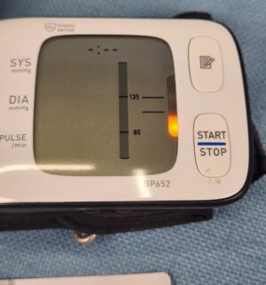 h64- Pulse oximeter, wrist blood pressure cuff. Both work - Image 2
