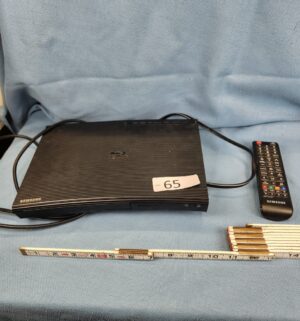 h65- Samsung Blu Ray Player w/ remote - Image 1