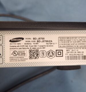 h65- Samsung Blu Ray Player w/ remote - Image 4