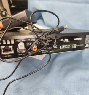 h71- Sony Blu Ray / DVD Player w/ remote. - Image 3