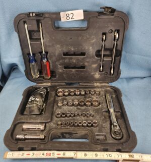 h82- craftsman tool and socket set
