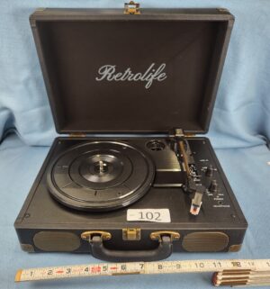 h102- retrolife record player. No cord