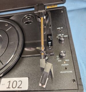 h102- retrolife record player. No cord - Image 3