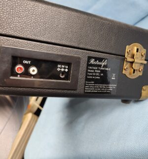 h102- retrolife record player. No cord - Image 4
