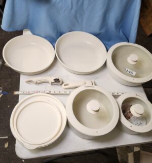 h146- Carote nonstick cookware set with a detachable handle system
