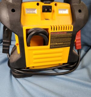 h153- Dewalt DXAEJ14 Jump Starter. Fully tested/works - Image 3