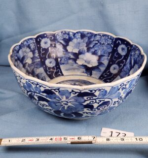 h173- antique Japanese Imari (Arita) blue and white porcelain bowl with a scalloped edge and floral design