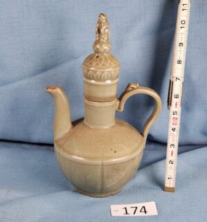 h174- Chinese celadon-glazed ewer. Northern Song dynasty