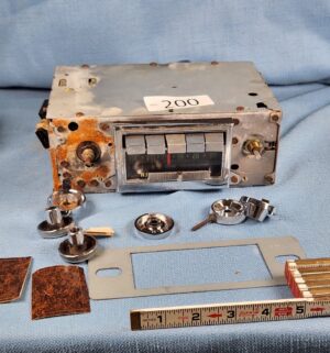h200- Delco Radio Model O1VFP3