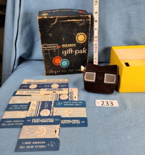 h233- vintage viewmaster gift pack - Image 1