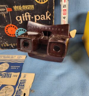 h233- vintage viewmaster gift pack - Image 2