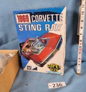h236- MPC 1969 Corvette Sting Ray - Image 1
