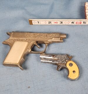 h328- vintage toy cap guns - Image 4