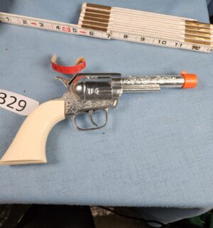 h329- vintage pony boy cap gun w/ belt - Image 3
