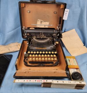 h331- Antique Corona Typewriter Type 3 w/ ribbon