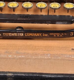 h331- Antique Corona Typewriter Type 3 w/ ribbon - Image 3